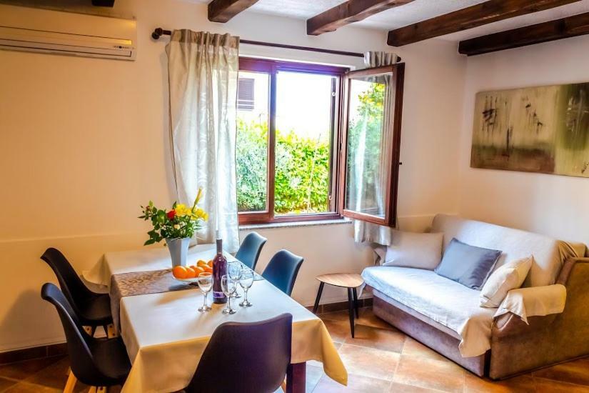 Apartment Katia Пула Екстериор снимка